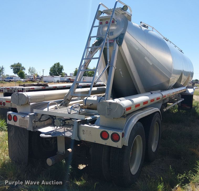 image for item EU2552 2013 LBT Inc HABHA2 pneumatic dry bulk trailer