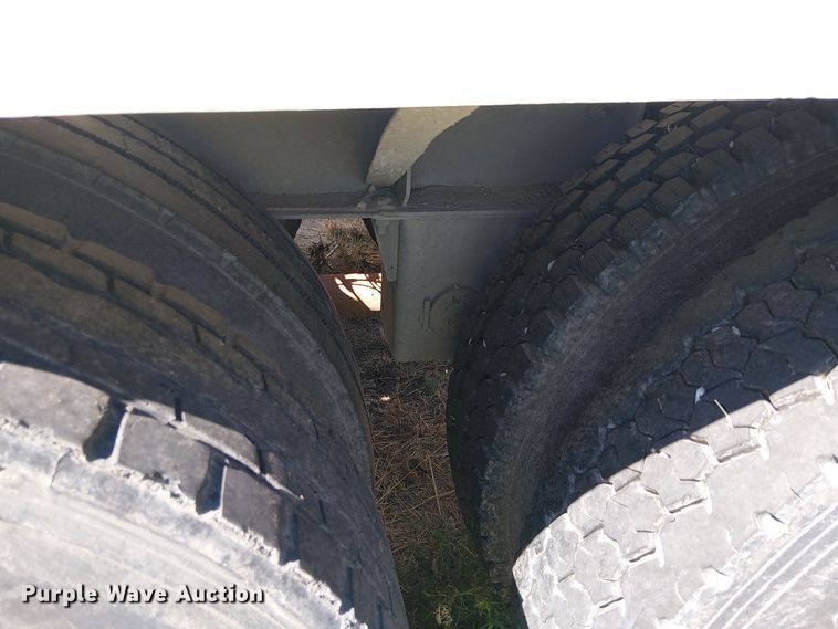 image for item EU2552 2013 LBT Inc HABHA2 pneumatic dry bulk trailer