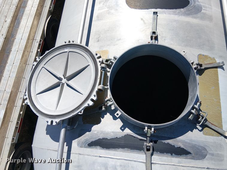 image for item EU2552 2013 LBT Inc HABHA2 pneumatic dry bulk trailer