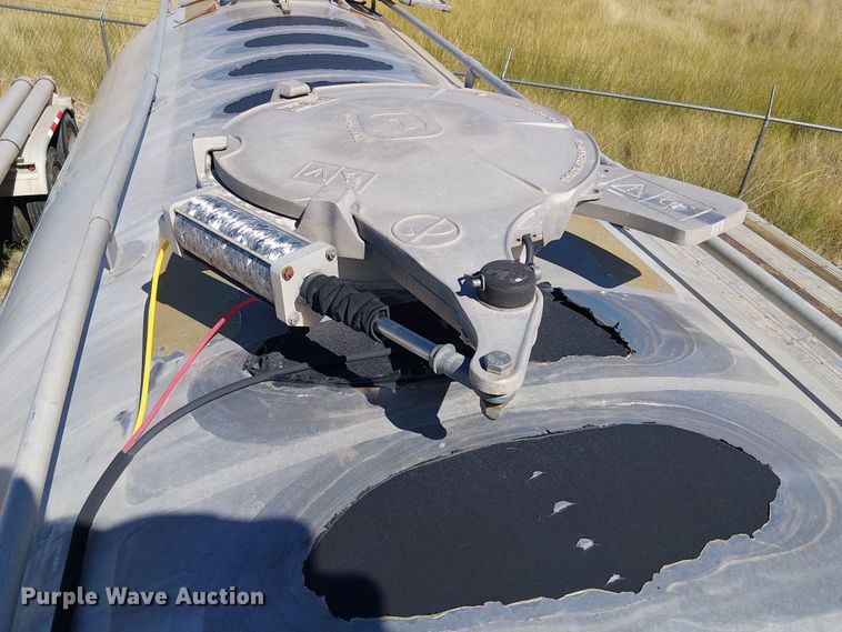 image for item EU2552 2013 LBT Inc HABHA2 pneumatic dry bulk trailer