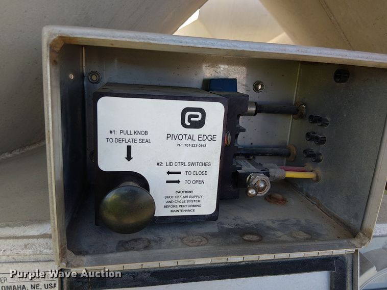 image for item EU2552 2013 LBT Inc HABHA2 pneumatic dry bulk trailer