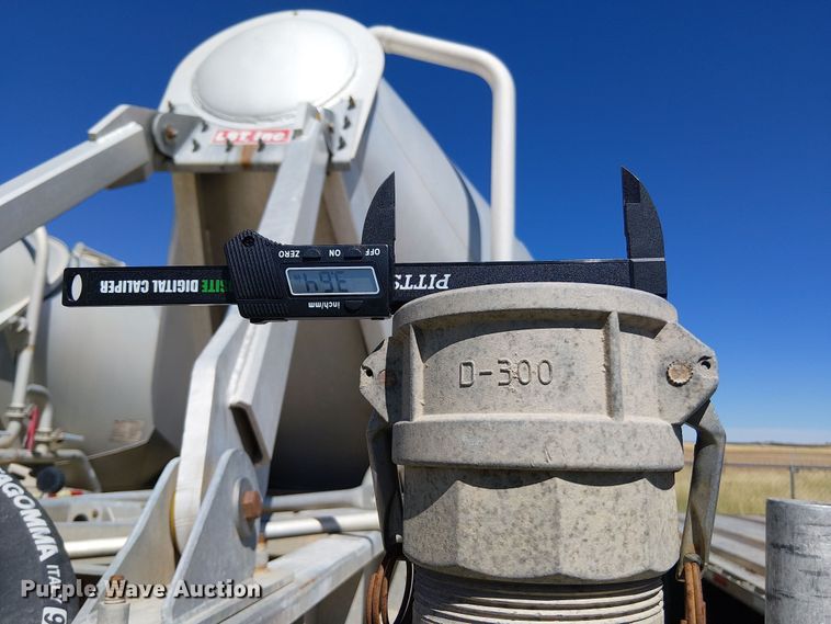 image for item EU2552 2013 LBT Inc HABHA2 pneumatic dry bulk trailer