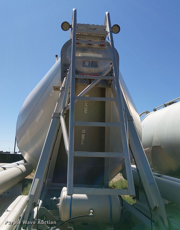 image for item EU2552 2013 LBT Inc HABHA2 pneumatic dry bulk trailer