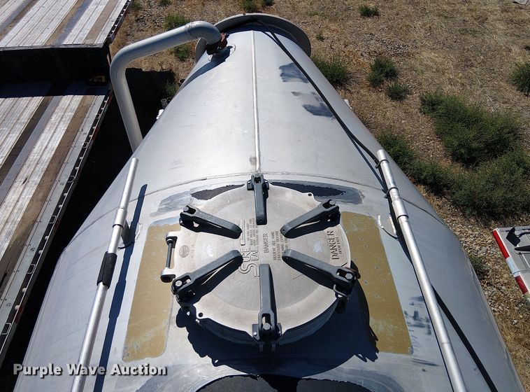 image for item EU2552 2013 LBT Inc HABHA2 pneumatic dry bulk trailer