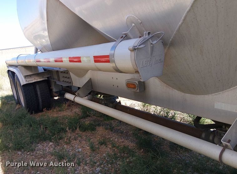 image for item EU2552 2013 LBT Inc HABHA2 pneumatic dry bulk trailer