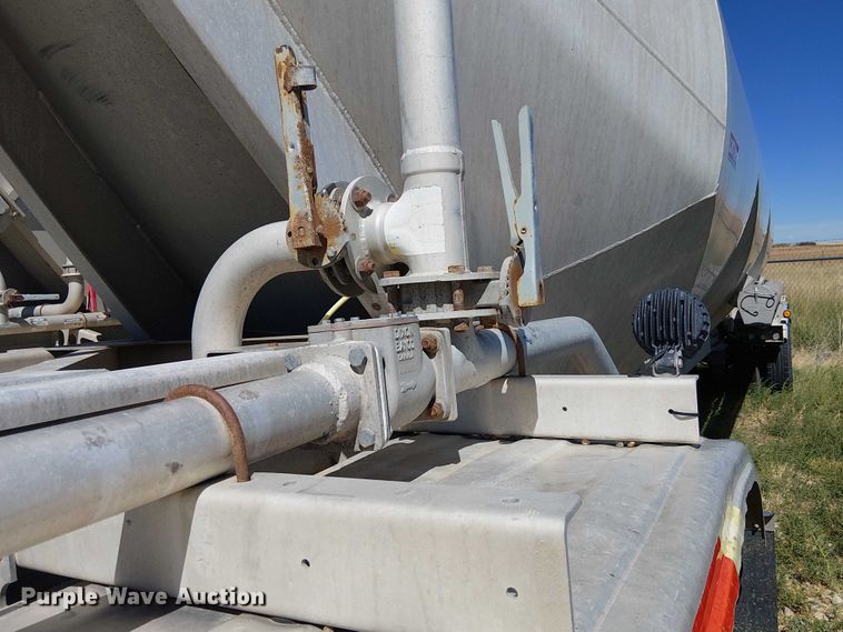 image for item EU2552 2013 LBT Inc HABHA2 pneumatic dry bulk trailer