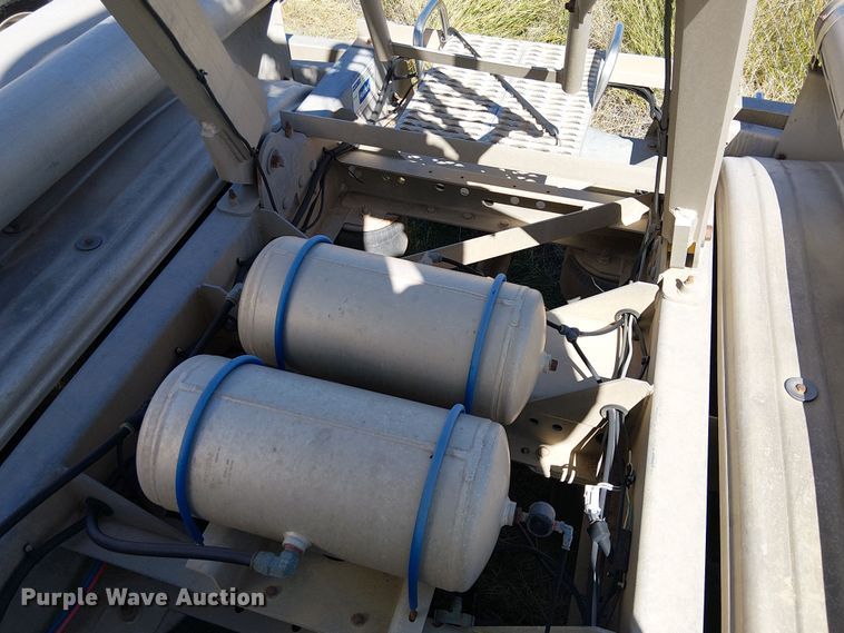 image for item EU2552 2013 LBT Inc HABHA2 pneumatic dry bulk trailer