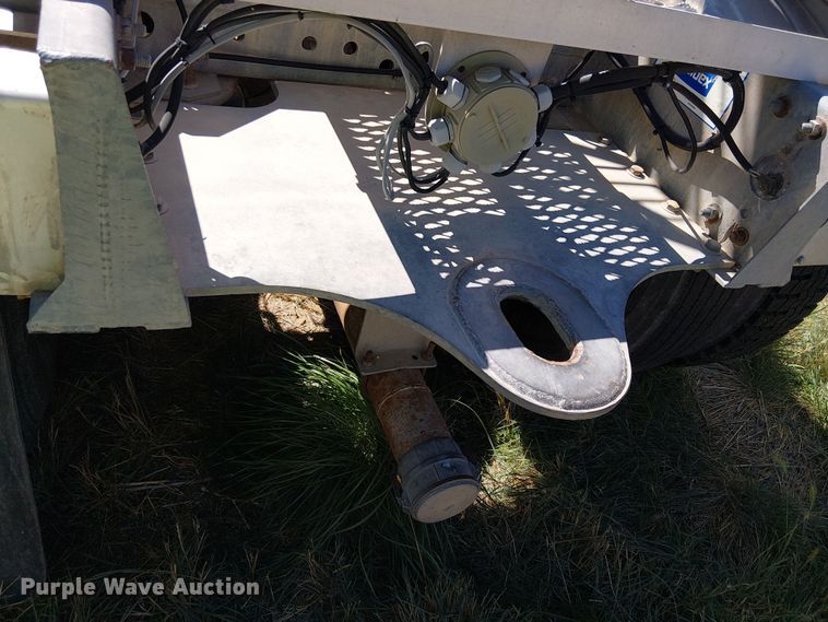 image for item EU2552 2013 LBT Inc HABHA2 pneumatic dry bulk trailer