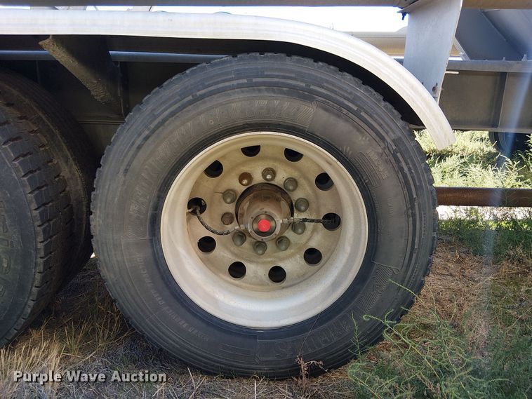 image for item EU2552 2013 LBT Inc HABHA2 pneumatic dry bulk trailer