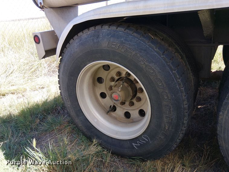 image for item EU2552 2013 LBT Inc HABHA2 pneumatic dry bulk trailer