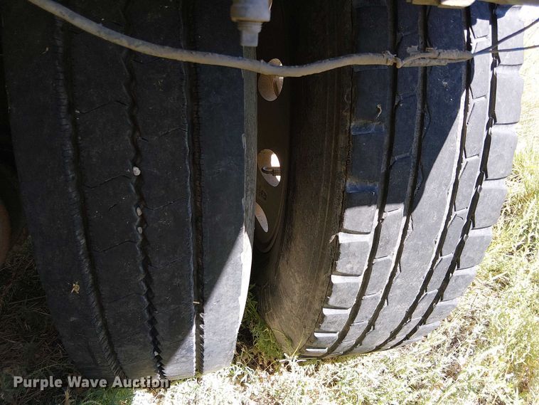 image for item EU2552 2013 LBT Inc HABHA2 pneumatic dry bulk trailer