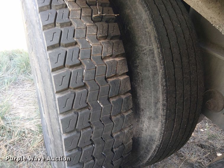 image for item EU2552 2013 LBT Inc HABHA2 pneumatic dry bulk trailer