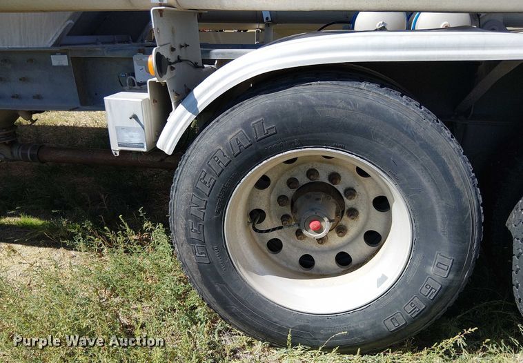 image for item EU2552 2013 LBT Inc HABHA2 pneumatic dry bulk trailer