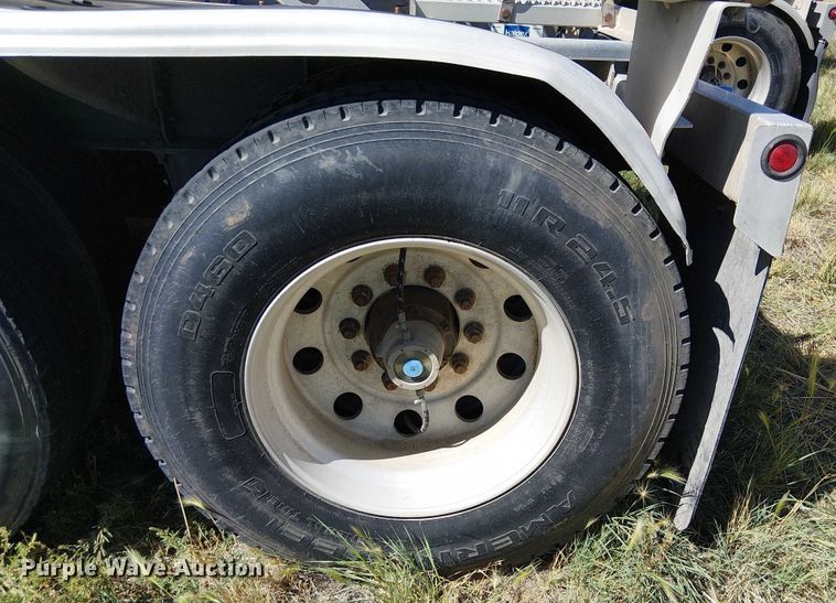 image for item EU2552 2013 LBT Inc HABHA2 pneumatic dry bulk trailer