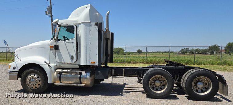 image for item EU3542 2007 International 9400i semi truck