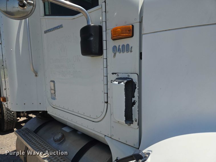 image for item EU3542 2007 International 9400i semi truck