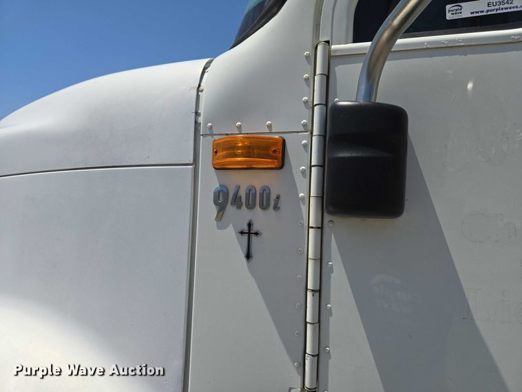 image for item EU3542 2007 International 9400i semi truck