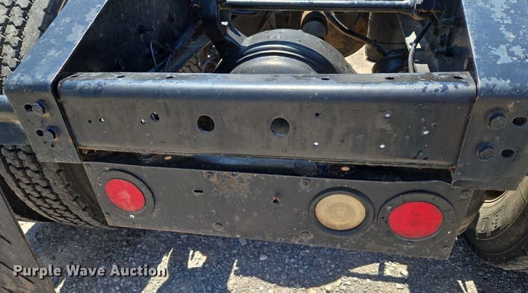 image for item EU3542 2007 International 9400i semi truck