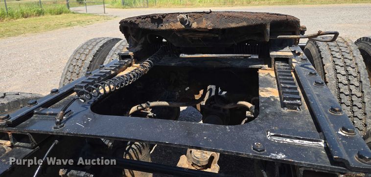 image for item EU3542 2007 International 9400i semi truck