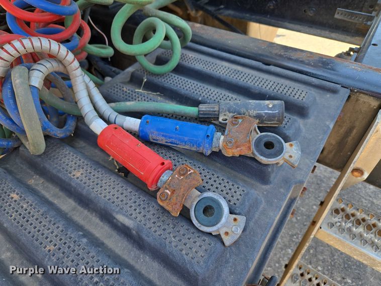 image for item EU3542 2007 International 9400i semi truck