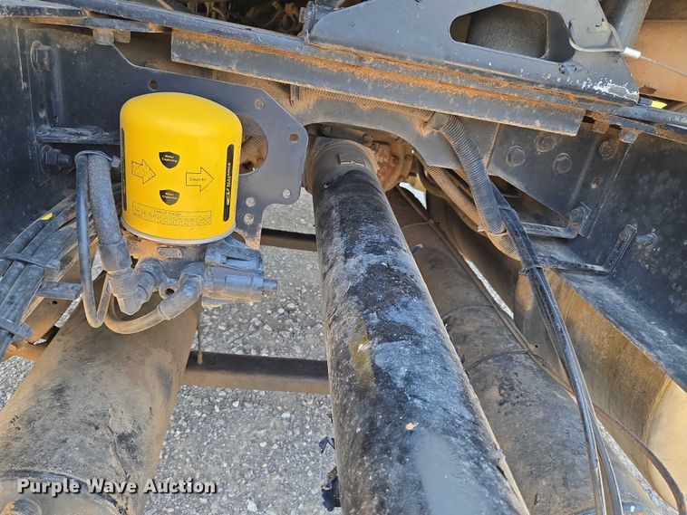 image for item EU3542 2007 International 9400i semi truck