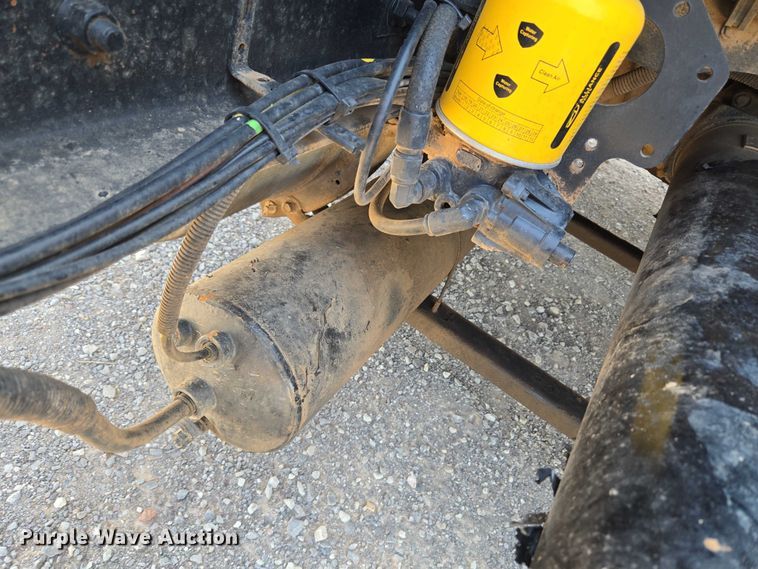 image for item EU3542 2007 International 9400i semi truck