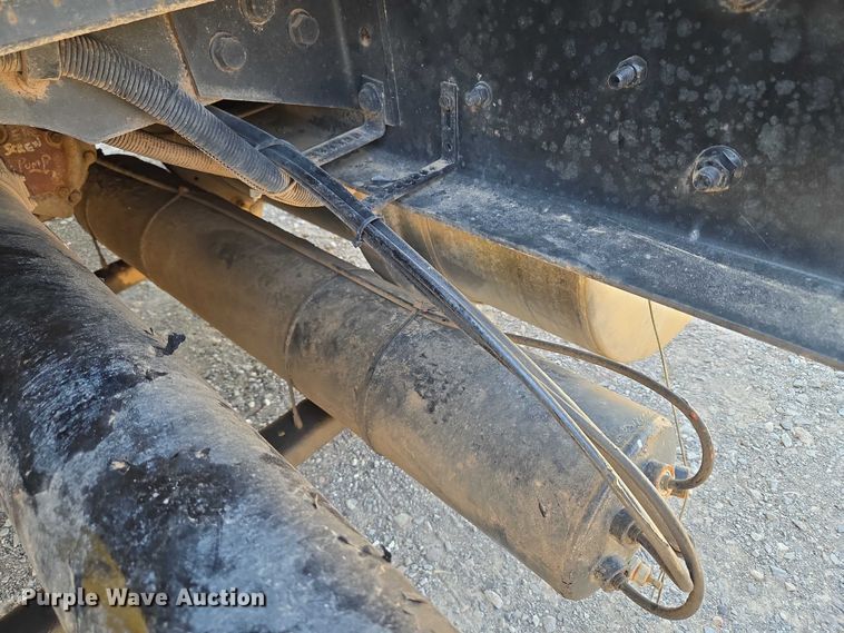 image for item EU3542 2007 International 9400i semi truck