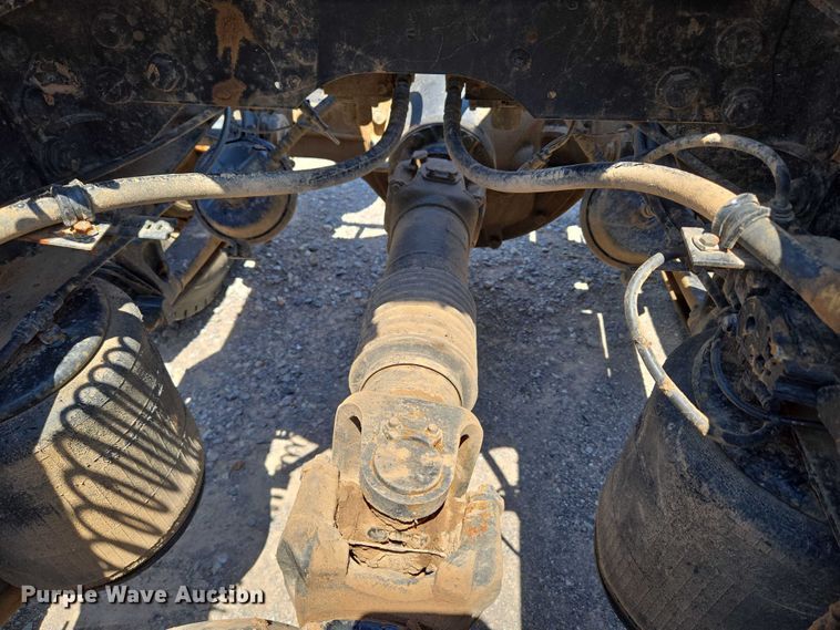 image for item EU3542 2007 International 9400i semi truck