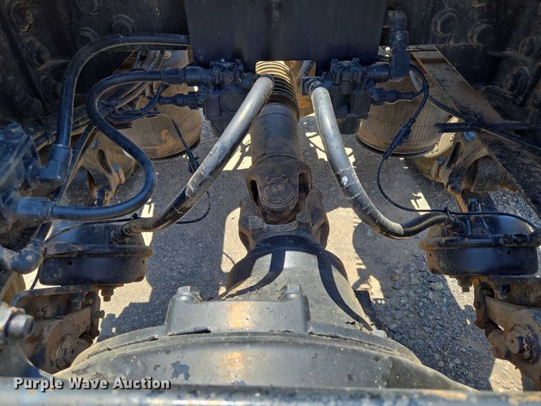 image for item EU3542 2007 International 9400i semi truck