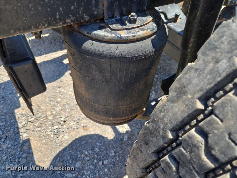 image for item EU3542 2007 International 9400i semi truck