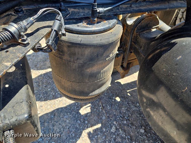 image for item EU3542 2007 International 9400i semi truck