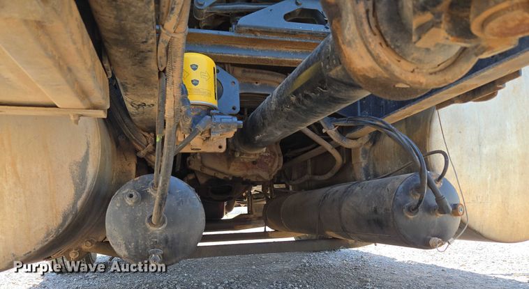 image for item EU3542 2007 International 9400i semi truck