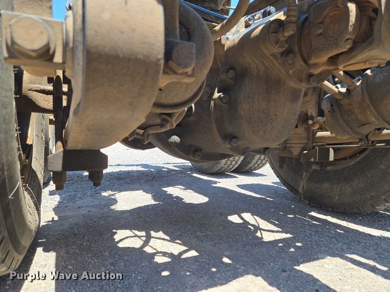 image for item EU3542 2007 International 9400i semi truck