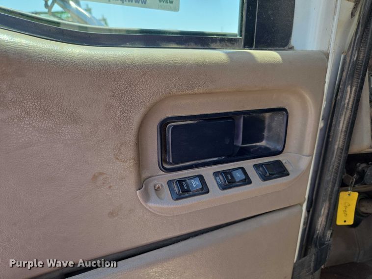 image for item EU3542 2007 International 9400i semi truck