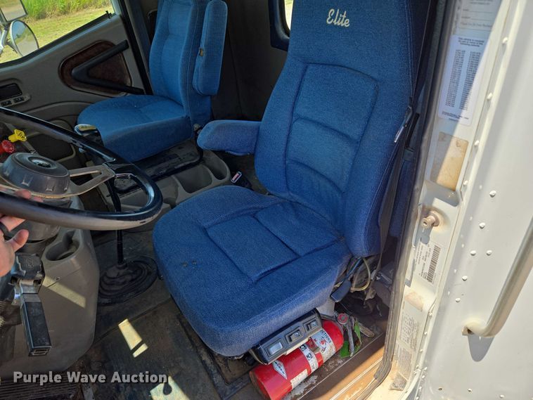 image for item EU3542 2007 International 9400i semi truck