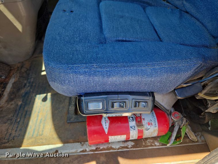 image for item EU3542 2007 International 9400i semi truck