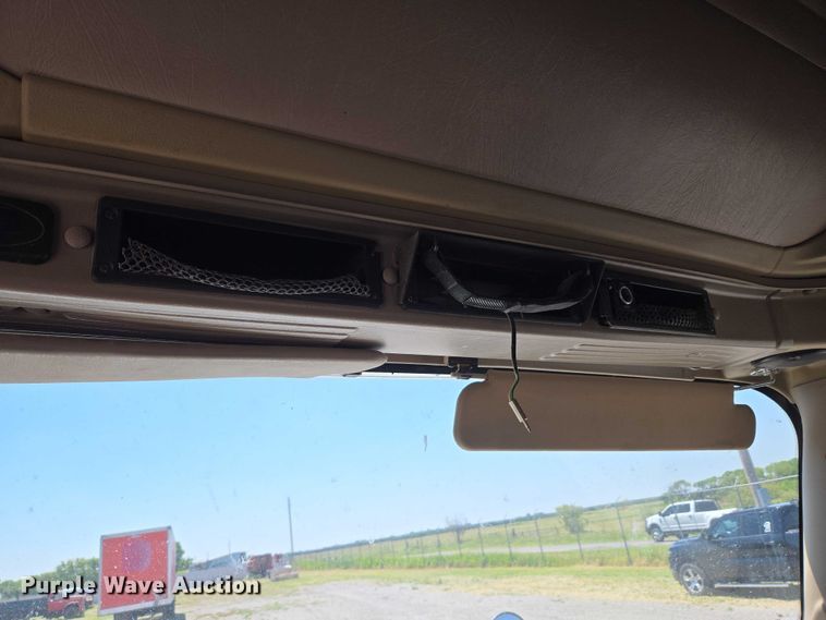 image for item EU3542 2007 International 9400i semi truck