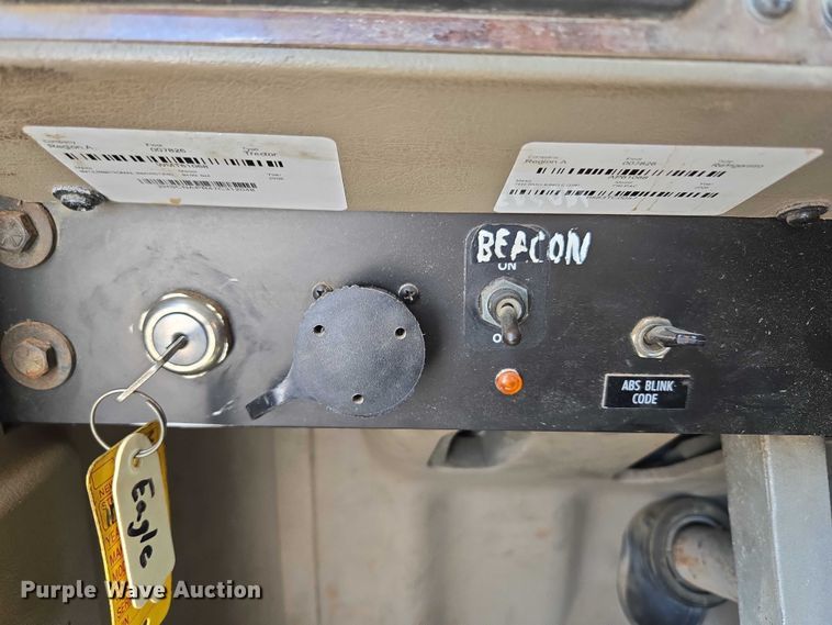 image for item EU3542 2007 International 9400i semi truck