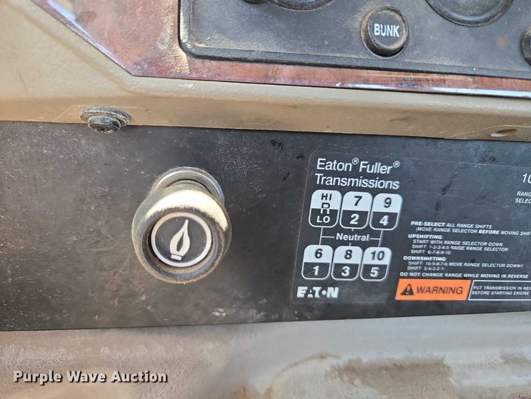 image for item EU3542 2007 International 9400i semi truck