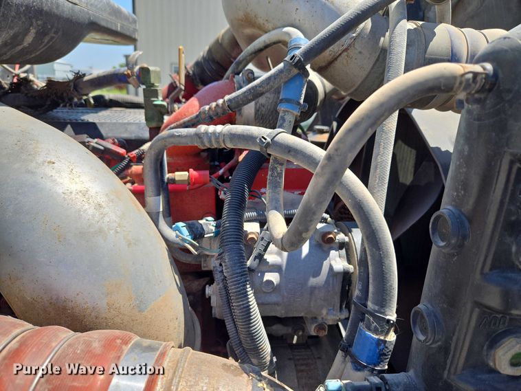 image for item EU3542 2007 International 9400i semi truck