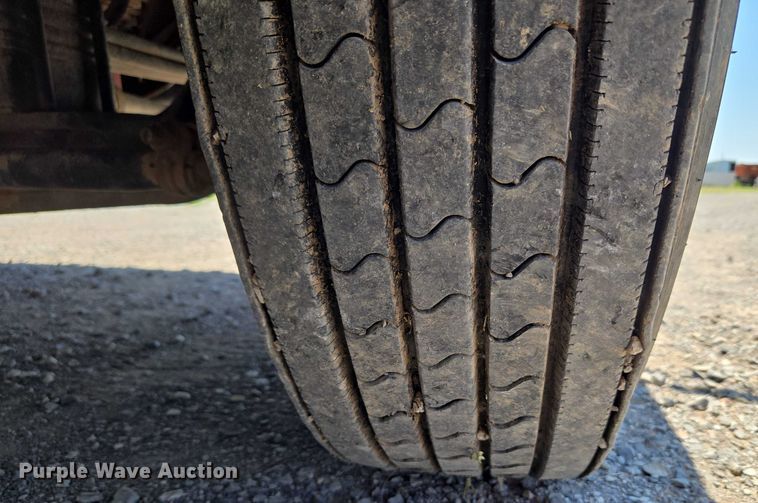 image for item EU3542 2007 International 9400i semi truck