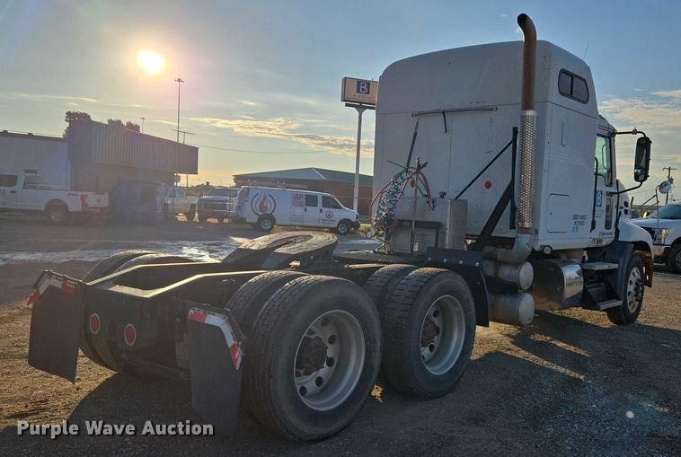 image for item EU3751 2012 Mack CXU semi truck