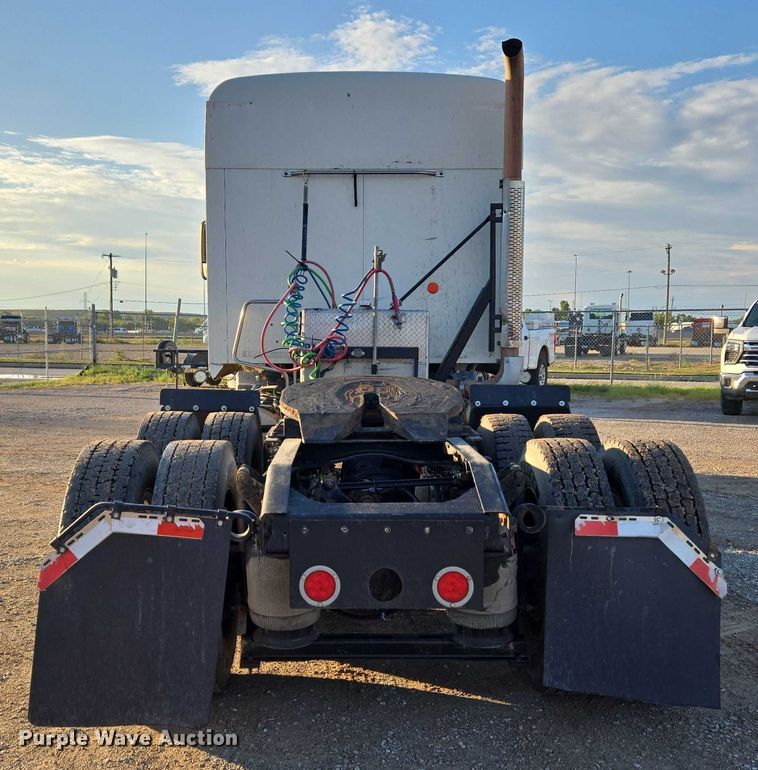 image for item EU3751 2012 Mack CXU semi truck