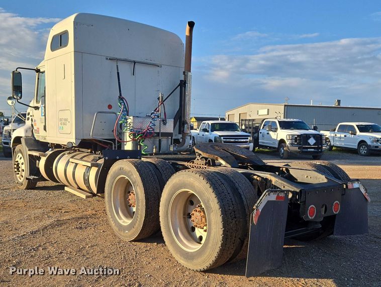 image for item EU3751 2012 Mack CXU semi truck