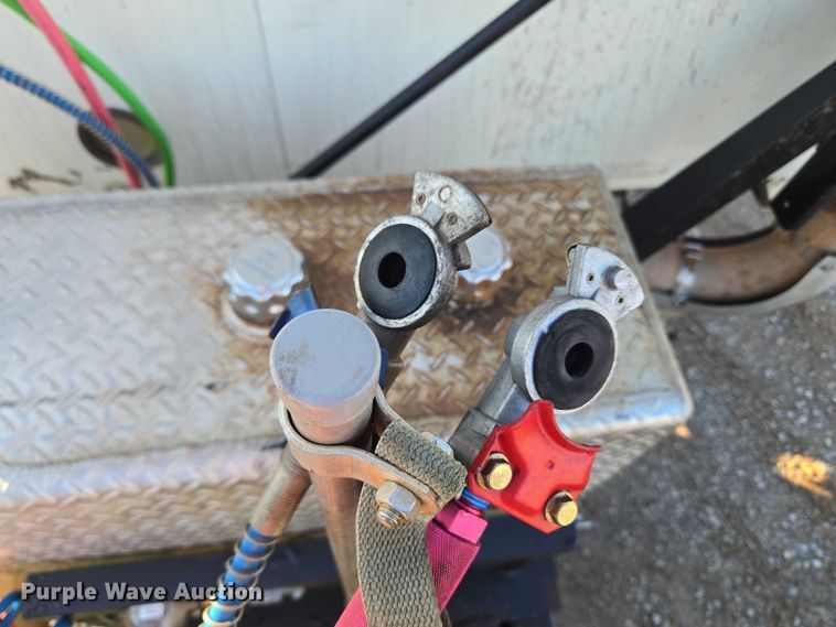 image for item EU3751 2012 Mack CXU semi truck