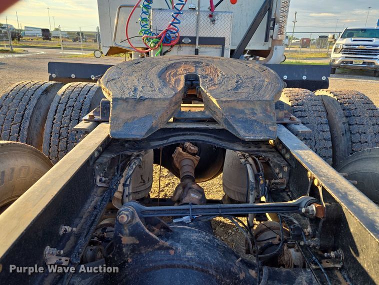 image for item EU3751 2012 Mack CXU semi truck