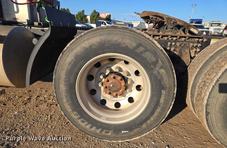 image for item EU3751 2012 Mack CXU semi truck