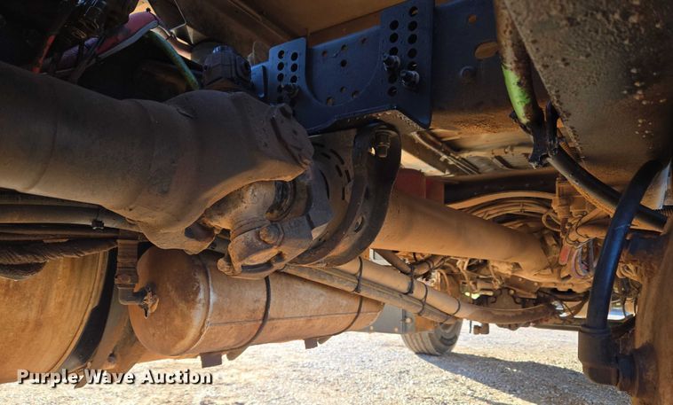 image for item EU3751 2012 Mack CXU semi truck