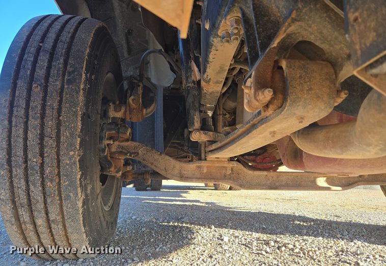 image for item EU3751 2012 Mack CXU semi truck