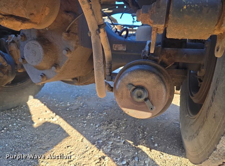 image for item EU3751 2012 Mack CXU semi truck